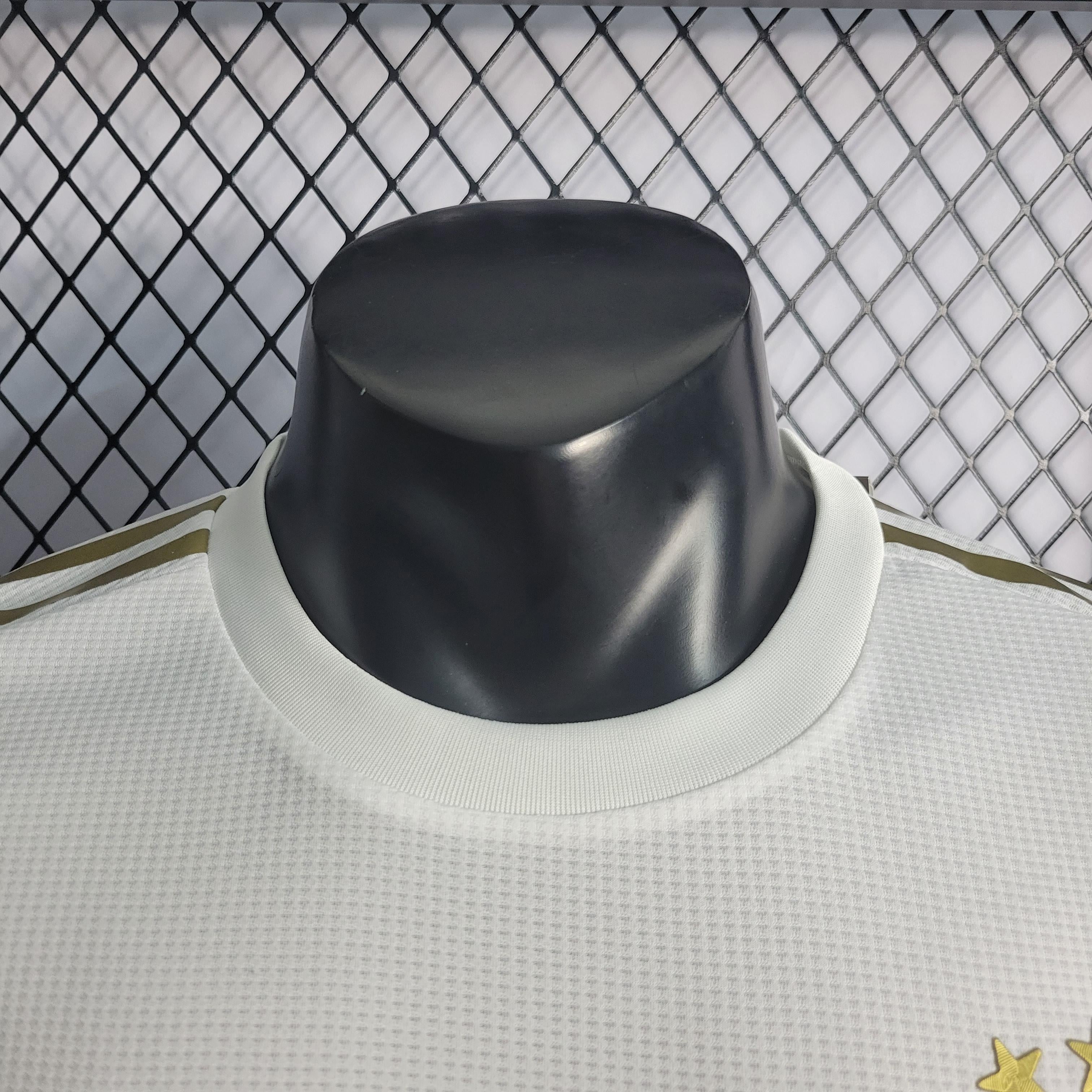 Camisola 23/24 Bayern Munique Secundária