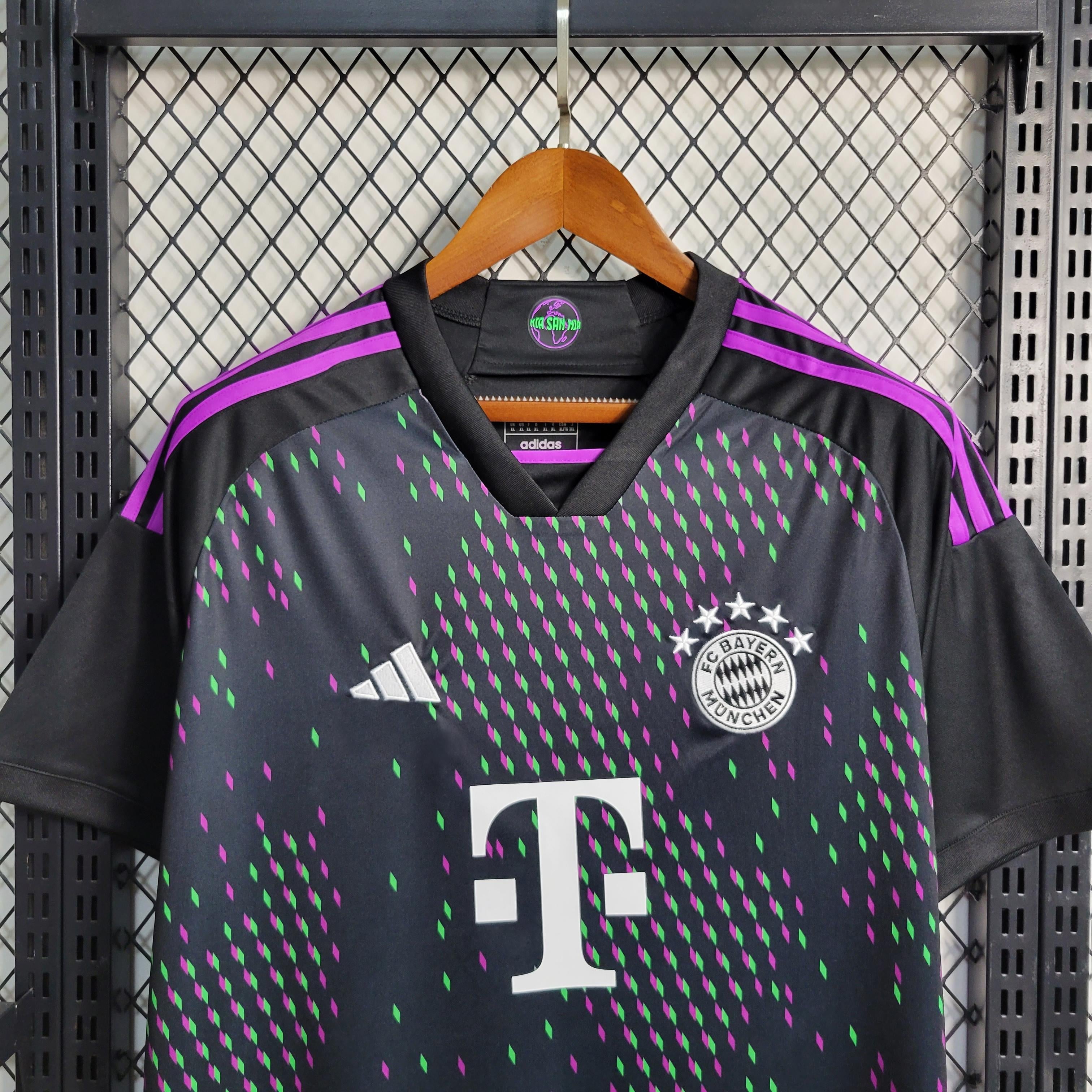 Camisola 23/24 Bayern Munique Alternativa