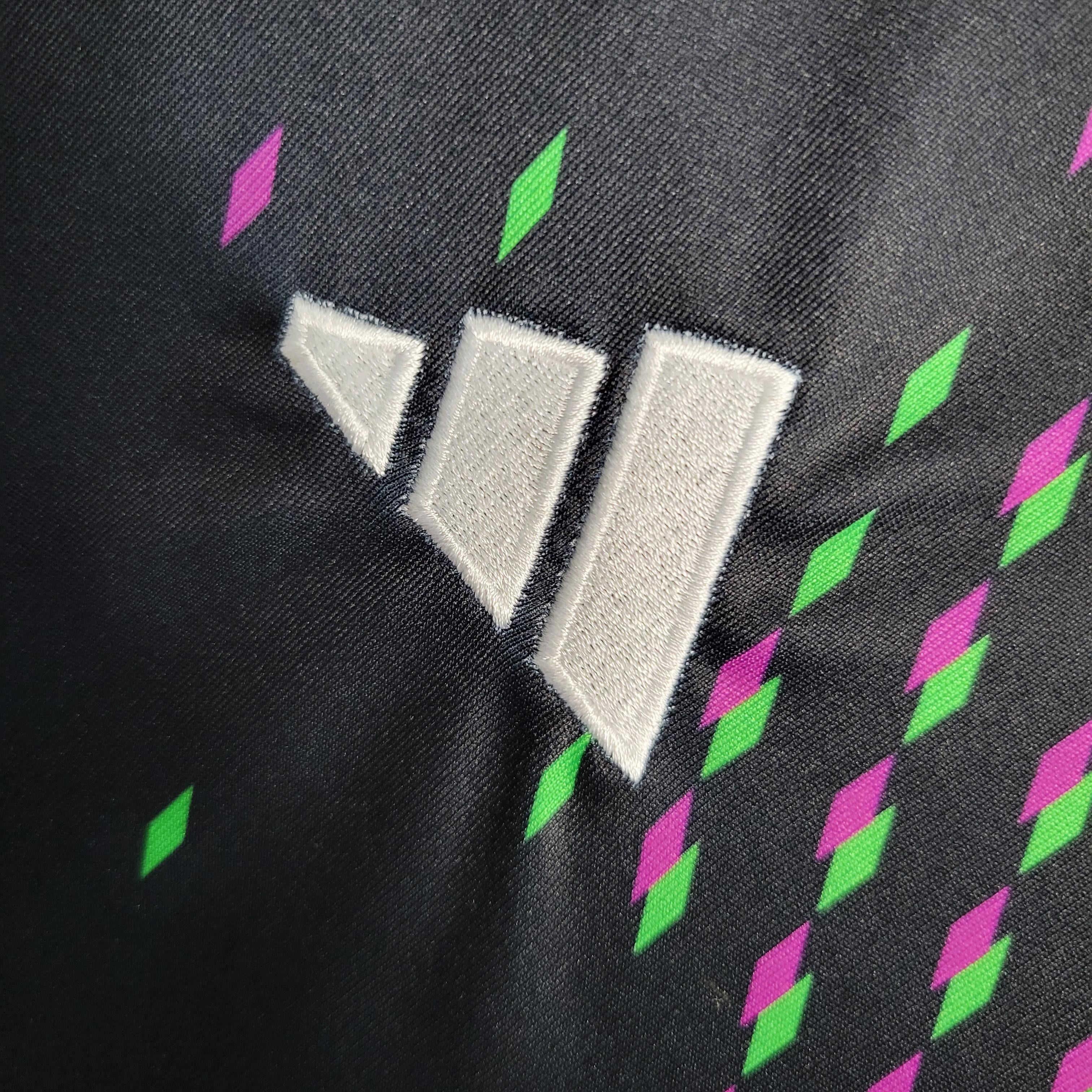 Camisola 23/24 Bayern Munique Alternativa